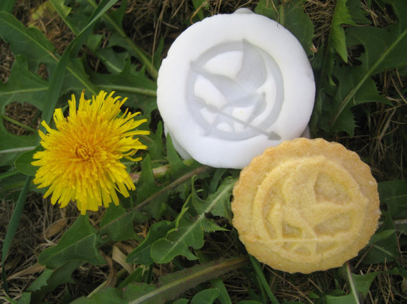 GIVEAWAY: Mockingjay Cookie Mold